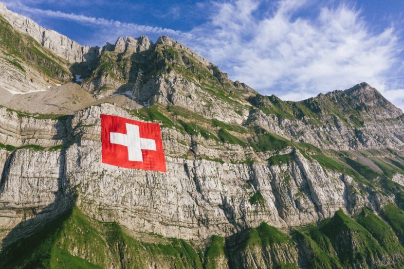 saentis nationalflagge feiertag luftaufnahmen