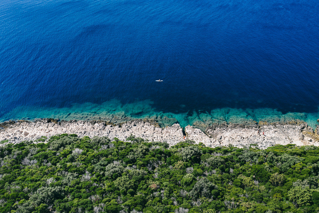 008 kroatien meer kueste drohne - Kroatiens Mittelmeerküste