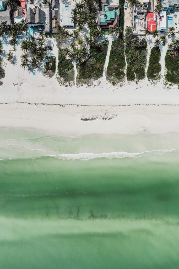 003 strand yucatan salzfelder elcuyo 683x1024 - Strand und Salzfelder in Yucatan